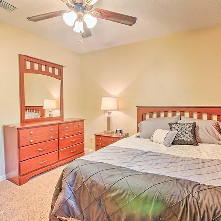 Spacious Kemah Clear Lake Home With Porch And Fire Pit Exterior photo