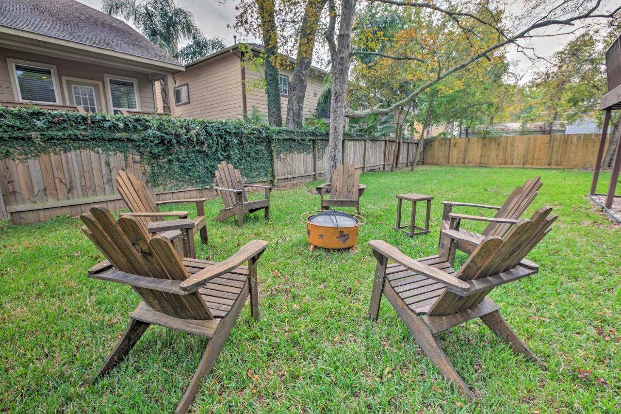 Spacious Kemah Clear Lake Home With Porch And Fire Pit Exterior photo