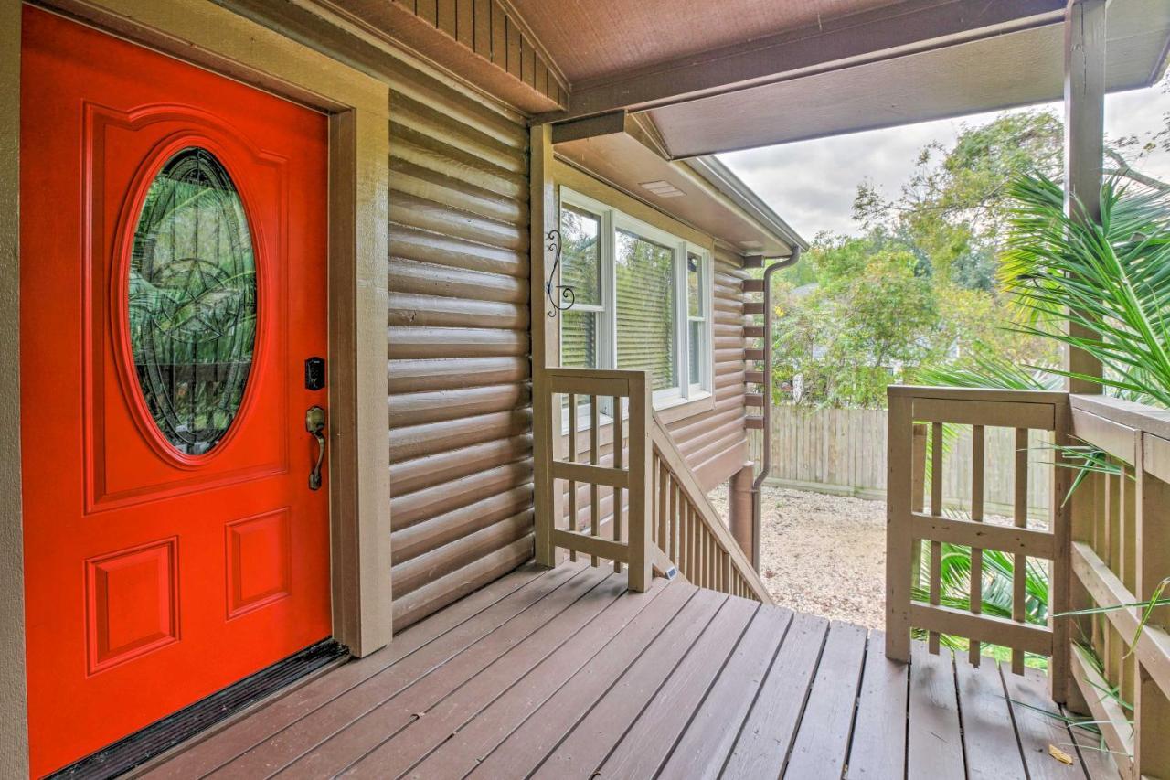 Spacious Kemah Clear Lake Home With Porch And Fire Pit Exterior photo